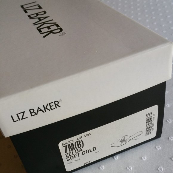 Liz Baker Flared Heel Leather Slip-On Sandal Soft Gold 7M NWT in Original Box - Picture 9 of 9